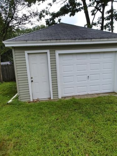 87 Lakevilla Ave, Springfield MA  01109-1405 exterior