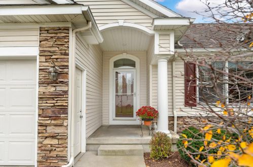 1384 Linwood Dr, Grand Rapids, MI 49534-7742