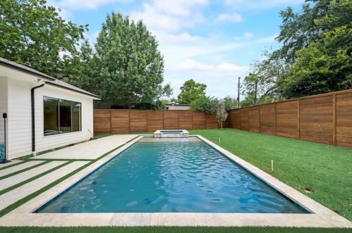 8518 Glencrest Ln, Dallas TX  75209-2632 exterior