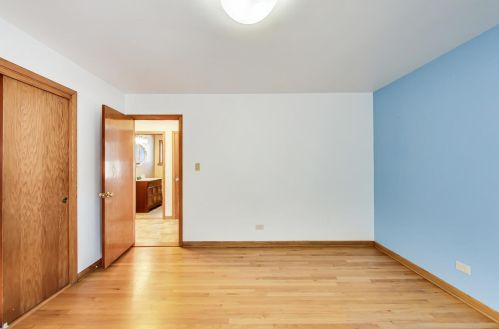 8336 Berwyn Ave, Chicago IL 60656-1430 exterior