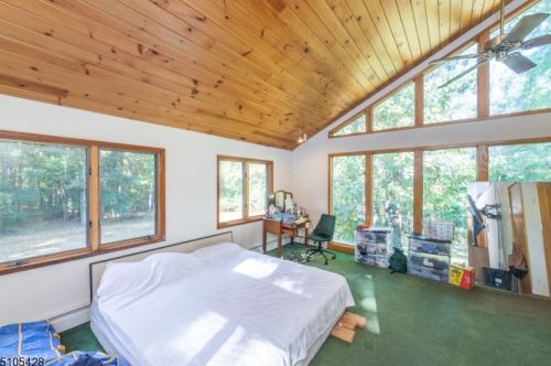 10 Lawrence Rd, Dover NJ 07869-3106 exterior