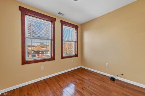 5937 Artesian Ave, Chicago IL 60645-5301 exterior