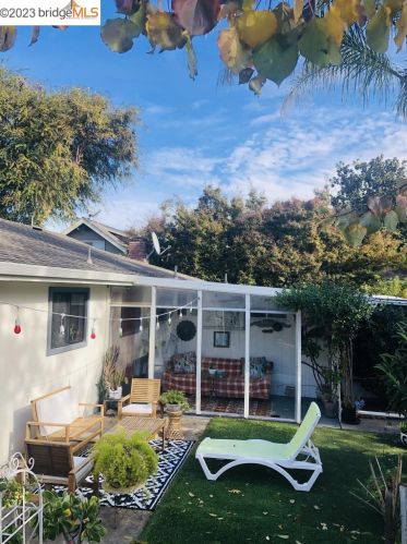 1210 Bentley St, Concord CA 94518-3814 exterior