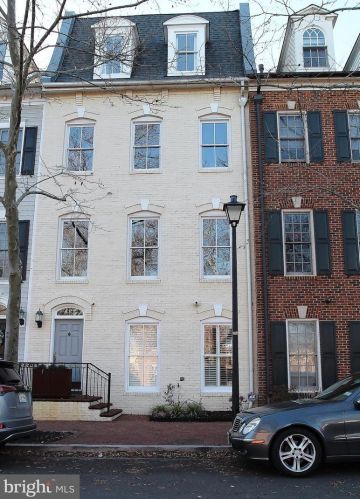 422 Royal St, Alexandria VA  22314-2335 exterior