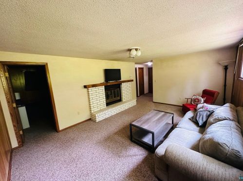 1312 Mississippi Ave, Duluth MN 55811-2448 exterior