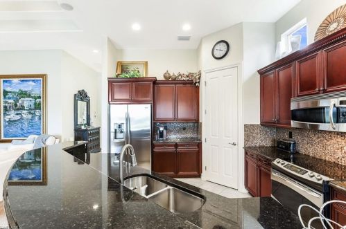 6581 Caldecott Dr, Naples FL 34113-3195 exterior