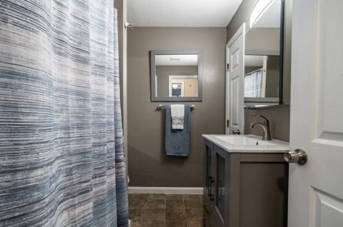 18 Hingston St, Peabody MA 01960-5825 exterior