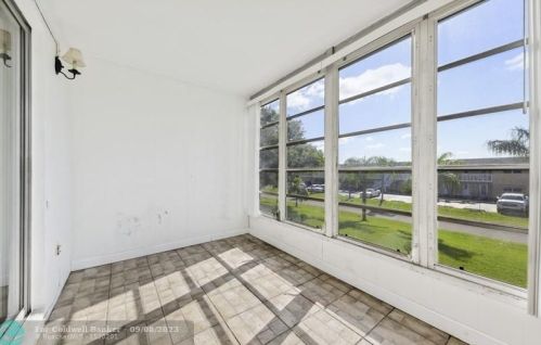 2101 1st Ct, Boynton Beach FL 33435-2910 exterior