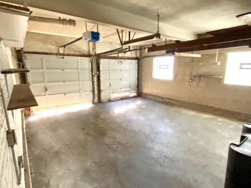 6100 Kilpatrick Ave, Chicago IL 60652-3516 exterior