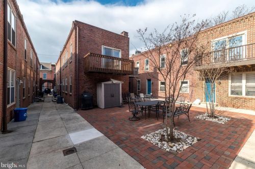 1019 4th St, Philadelphia PA  19123-1593 exterior