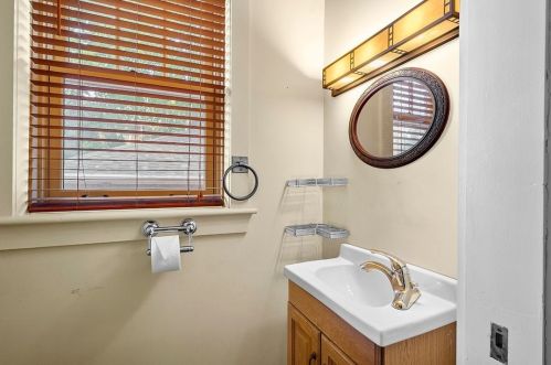 5701 Elgin St, Pittsburgh PA 15206-1635 exterior