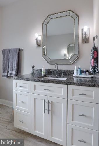 453 Delp Rd, Lancaster PA 17601-2915 exterior