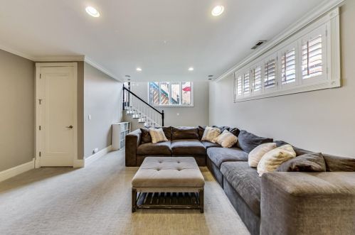 1542 Oakdale Ave, Chicago IL 60657-4024 exterior