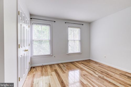 213 Creek Valley Ln, Rockville MD  20850-5603 exterior