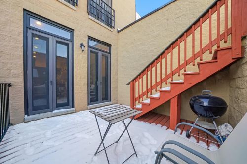 1725 Winchester Ave, Chicago IL 60622-1393 exterior