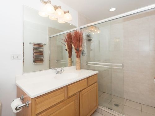 6560 Diversey Ave, Chicago IL  60707-2301 exterior