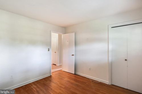 7641 Miller Fall Rd, Rockville MD 20855-1165 exterior