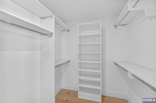 152 Morningside Ln, Palisades Park NJ 07650-1918 exterior