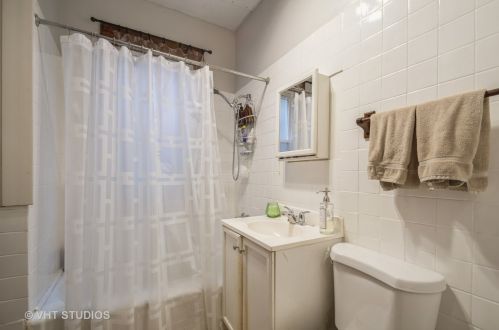 3251 Eastwood Ave, Chicago IL 60625-4412 exterior