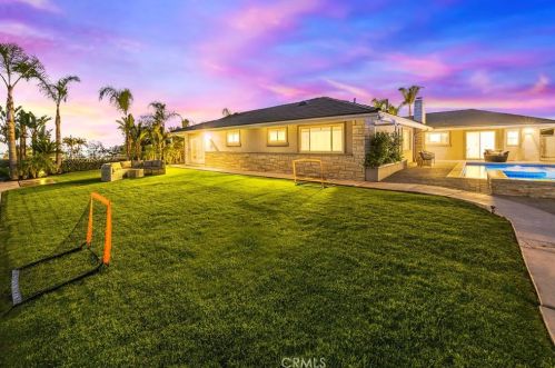 1347 Dana Pl, Fullerton CA  92831-1108 exterior