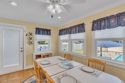 403 New York Ave, Point Pleasant Beach NJ 08742-3338 exterior