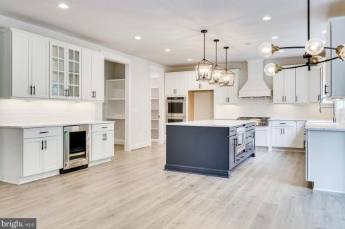 6208 Kellogg Dr, Mc Lean VA  22101-3121 exterior