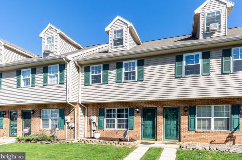 111 Orchard Ln, Hanover, PA 17331-5015