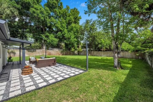 3912 Bay View Ave, Tampa FL  33611-1234 exterior