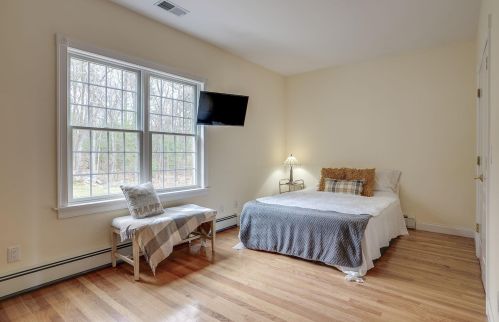 56 Dogwood Cir, Pelham NH  03076-2248 exterior