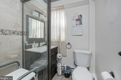 6327 Glenloch St, Philadelphia PA  19135-3203 exterior