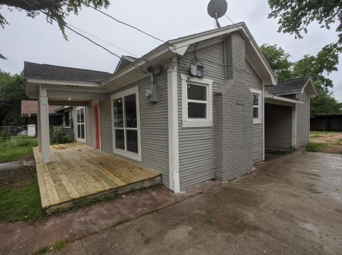 1333 Fitzhugh Ave, Dallas TX  75223-3229 exterior