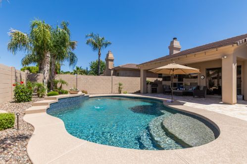 1766 Kaibab Dr, Chandler AZ 85249-3072 exterior