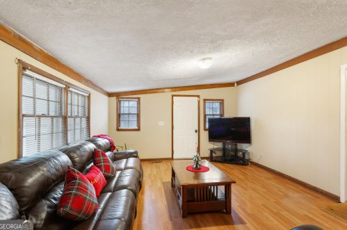 719 Hamilton Ave, Atlanta GA 30344-4144 exterior