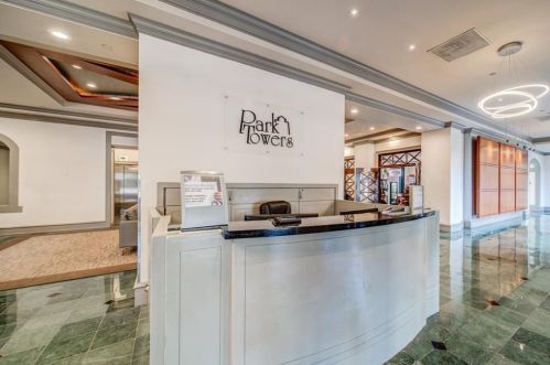 795 Hammond Dr, Atlanta GA 30328-5517 exterior