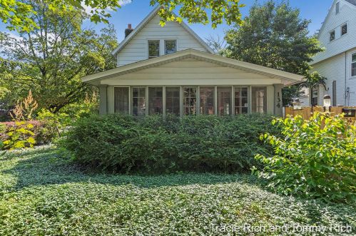 134 Fitzhugh Ave, Grand Rapids, MI 49506-1561