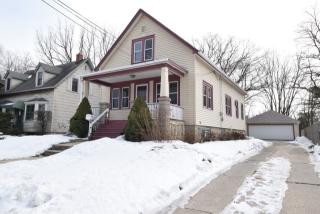 921 Glendale Ave, Milwaukee WI  53211-1103 exterior