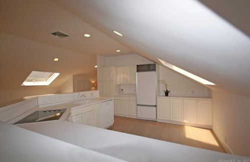 965 Post Rd, Westport CT  06880-5355 exterior