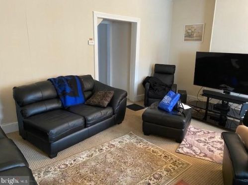 313 Division St, Dover, DE 19904-3228