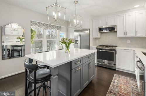 5332 Buxton Ct, Alexandria, VA 22315-4761