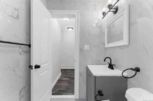 3457 Ely Ave, Bronx NY 10469-2637 exterior