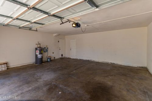 16051 25th Dr, Phoenix AZ  85023-4138 exterior