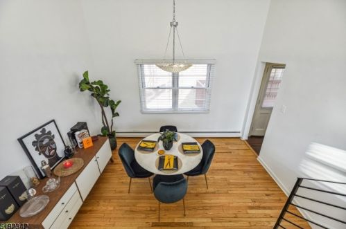 37 Conforti Ave, Town Center NJ  07052-2824 exterior