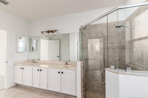 1131 Haleyberry Ave, Fort Pierce FL 34953-6832 exterior