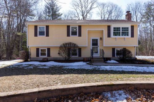 8 Foxglove Ter, Concord, NH 03303-3419