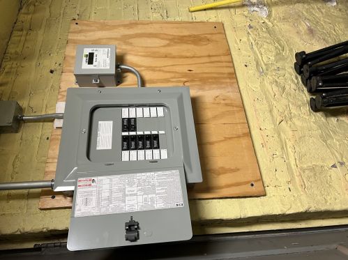 1334 Cornelia Ave, Chicago IL 60618-6035 exterior