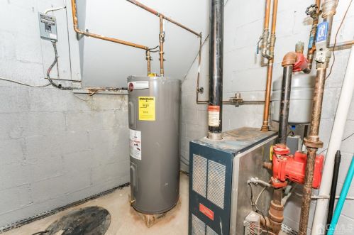 15 Newton Pl, Irvington NJ 07111-1408 exterior