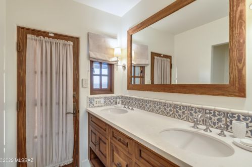 6941 Finger Rock Pl, Tucson AZ  85718-1401 exterior