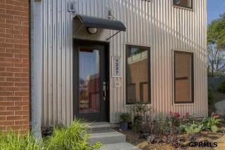 1237 Marcy Plz, Omaha NE  68108-3857 exterior