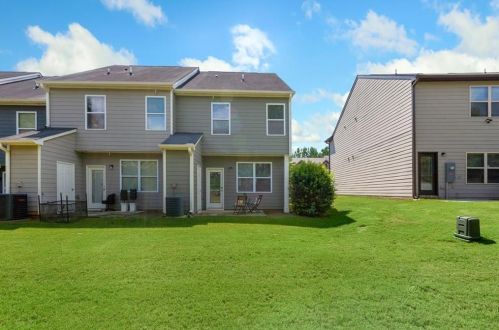 2680 Bayrose Cir, Atlanta GA 30344-1698 exterior