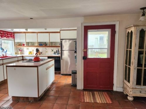 35 Main St, Clinton NJ 08809-1250 exterior